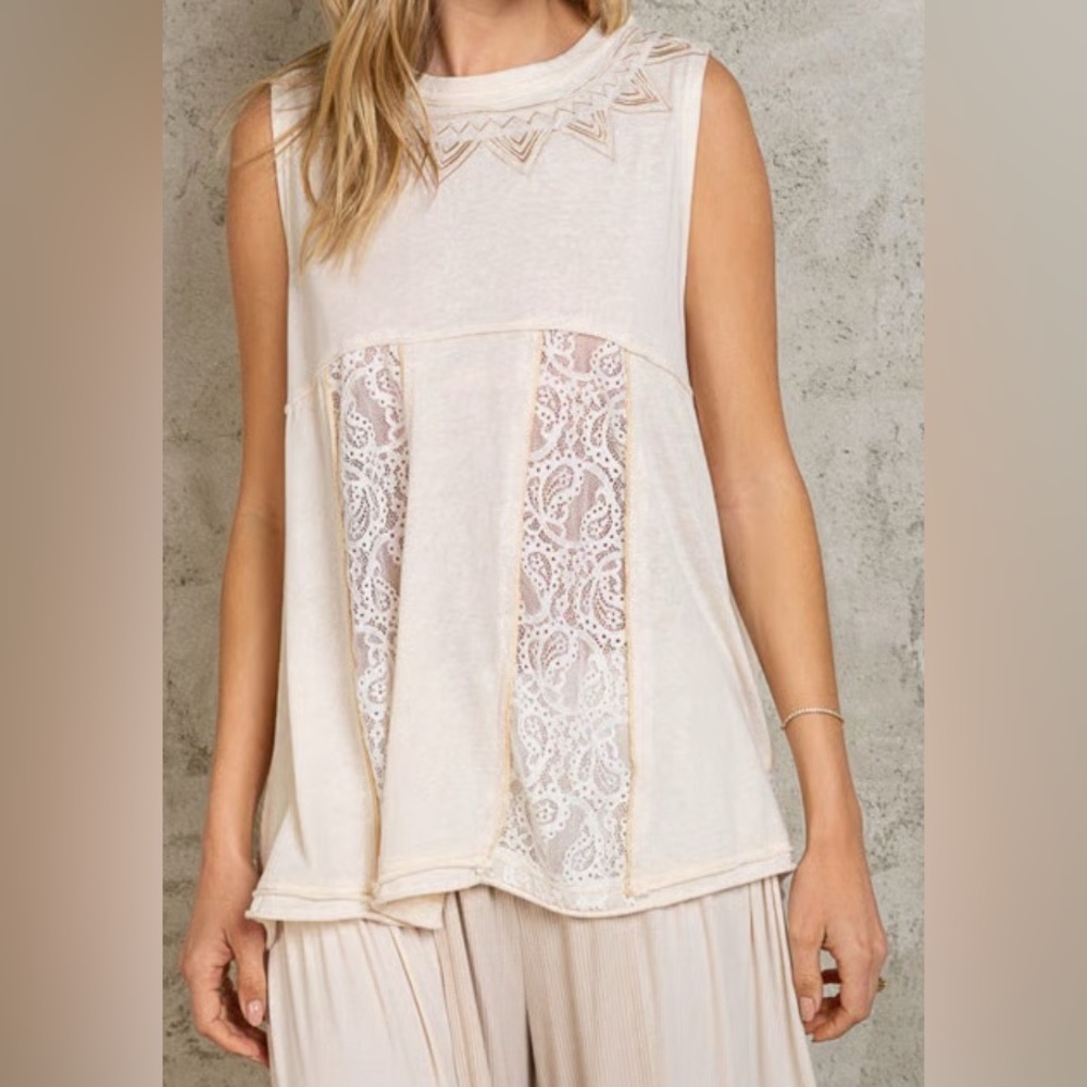 Vici Cream Lace Vienna Top - NWOT - Size S (oversized)